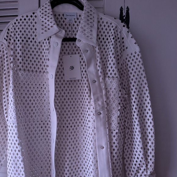 Find Me Now Roxy top - Picture 5 of 5